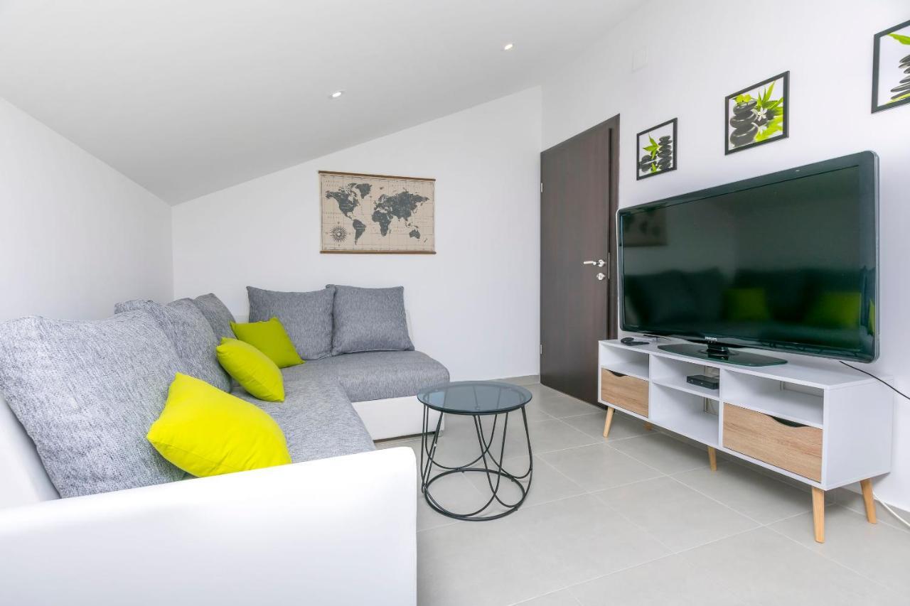 Apartments Visnja โรกอซนิซา ภายนอก รูปภาพ